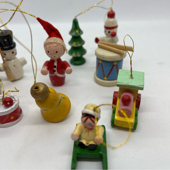 Vintage Wooden Mini Christmas Tree Ornaments Lot of 10 Painted Ornaments - Picture 4 of 7